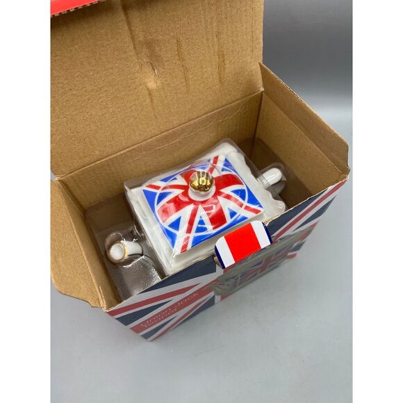Union Jack Ceramic Teapot With Gold Accents & Original Box Holds 2 Cups - Picture 6 of 14